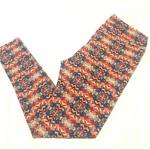 LuLaRoe Tall and Curvy Leggings